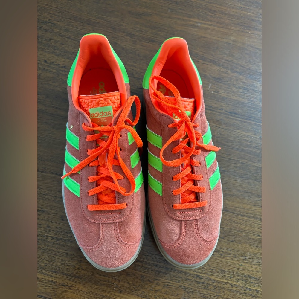 Like new (wore only once ) gazelle adidas